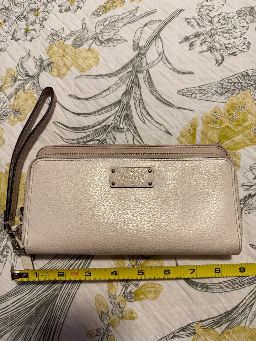 kate spade Cream/Light Pink Pebbled Leather Wristlet Wallet